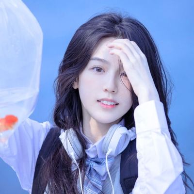 首次新闻记者职业资格考试举行