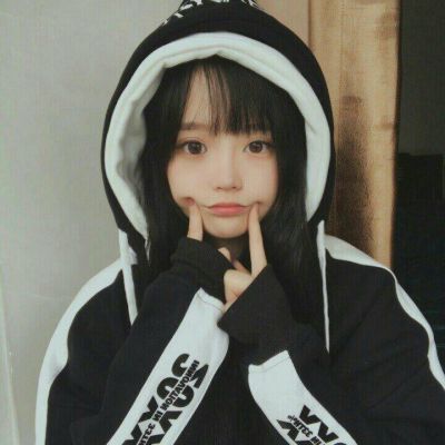 香港一小巴侧翻致1死16伤 警方：未见机械故障