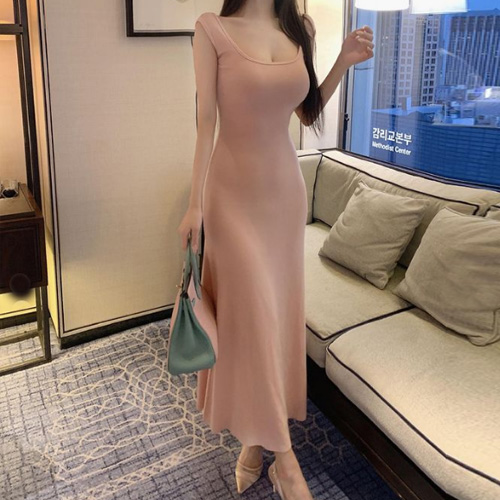 在《我们把一本相册，留在了 2023》视频中哪个故事或照片打动了你？有哪些感受？